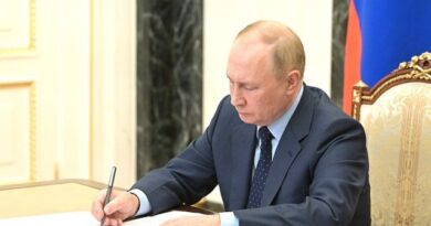 Путин подписал закон о запрете пропаганды ЛГБТ