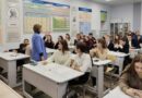 «Родная школа»: Более половины школьных учителей — пенсионеры или предпенсионеры